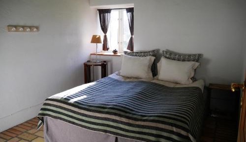 One-Bedroom Apartment with Garden View