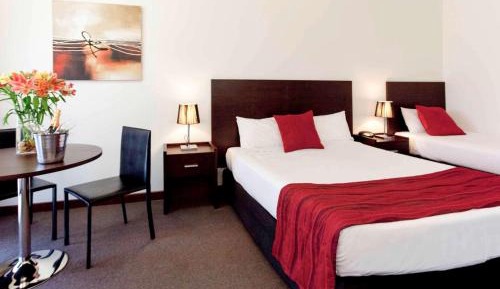 Superior Room with Queen Bed and Single Bed 