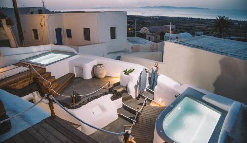 Gemini Cave with private outdoor mini pool 1