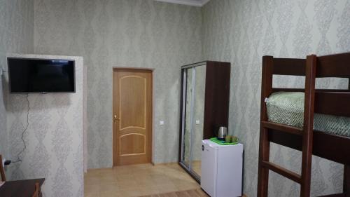 Economy Triple Room with Shared Bathroom