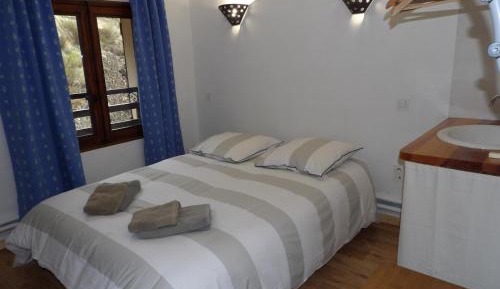 Standard Double Room with Shared Bathroom on the landing