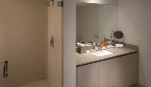 2 Bedroom Suite Oceanfront King/Full 
