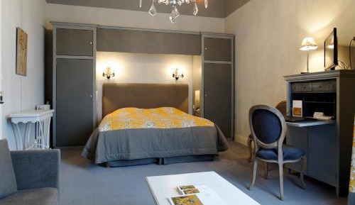 Medium Classic Room