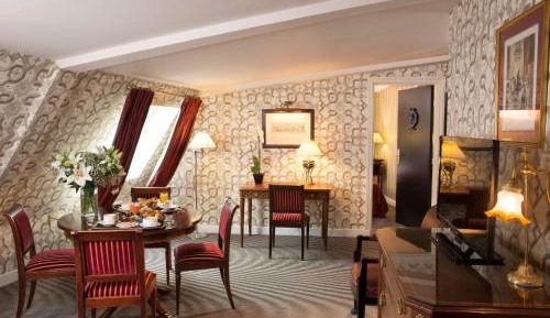 Deluxe Suite