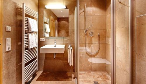 Two-Bedroom Apartment (5 Adults)
