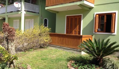 Apartment with Garden View