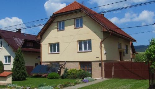 Three-Bedroom Apartment with 2 Bathrooms