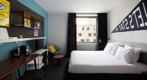 Standard Queen Room