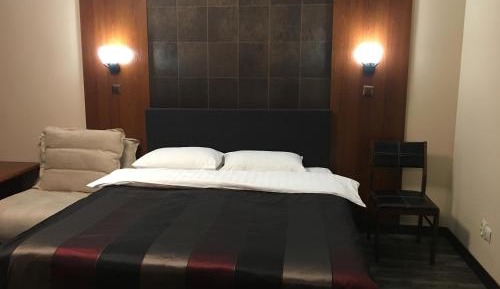 Premier One-Bedroom Apartment