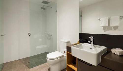 One-Bedroom Apartment with Balcony