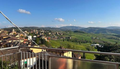 Apartment with Mountain View