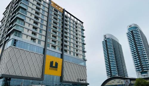 Two-Bedroom Apartment with City View
