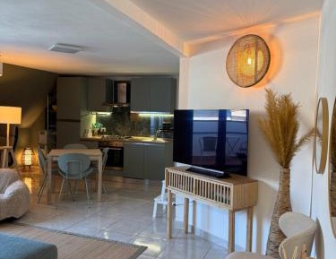 Classic One-Bedroom Apartment with King Bed
