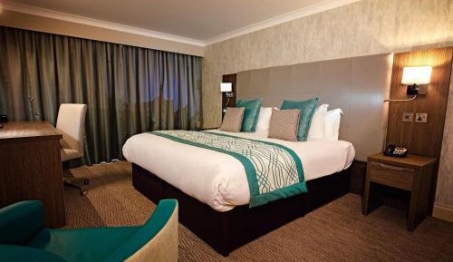 Standard Queen Room