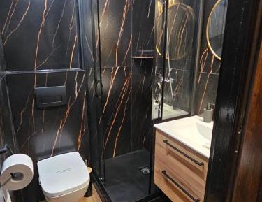 Twin Room with Private Bathroom