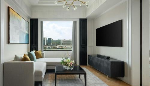 Deluxe King Suite