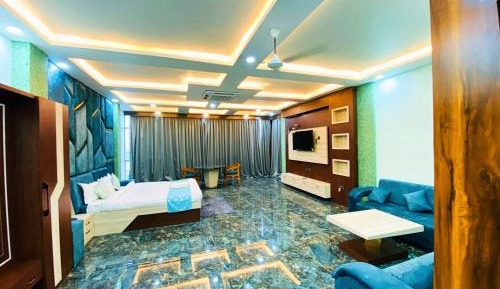 Deluxe King Suite