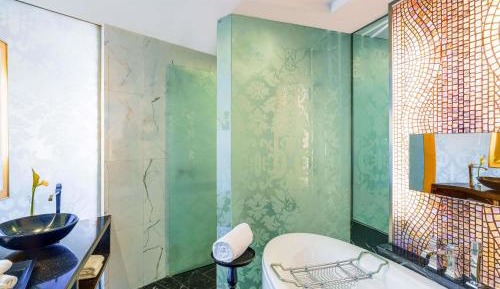 Luxury King Room