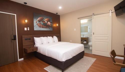 Deluxe Queen Room