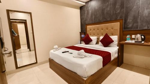 Deluxe Queen Room