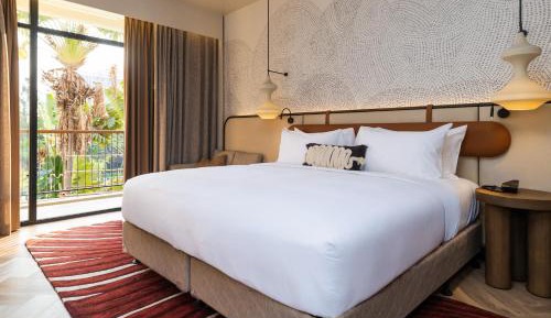 Deluxe King Room