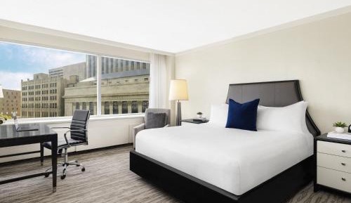 Fairmont Gold King Room - Lounge Assess