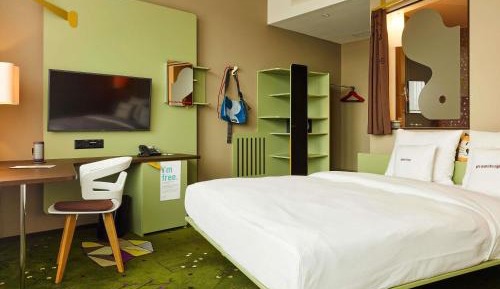 Medium Room
