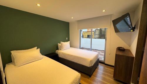 Deluxe Double Room (2 Adults + 1 Child)