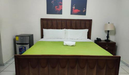 Deluxe Queen Room
