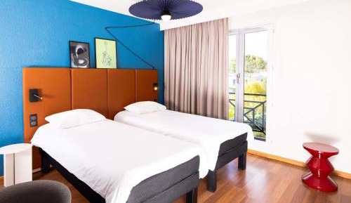 Standard Room with Two Single Beds