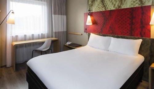 Standard Room with One Double Bed and Two Single Beds