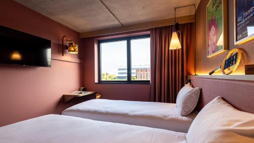POP Twin Room