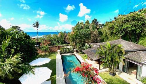 Villa with Garden View