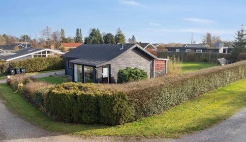 Three-Bedroom Vacation Home 