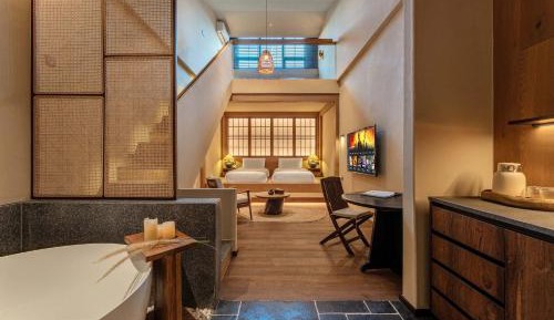 Twin Room with Bath