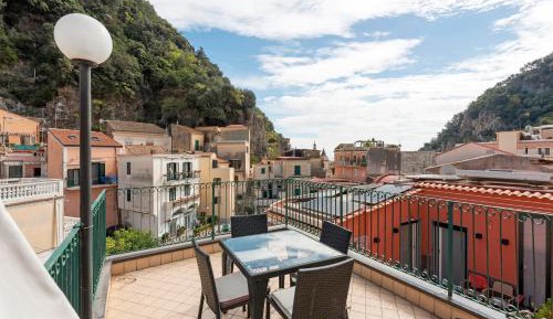 Superior One-Bedroom Apartment