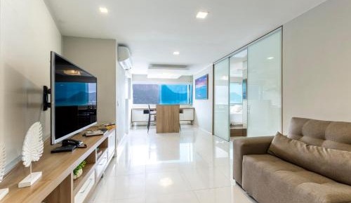 Apartment with Lake View