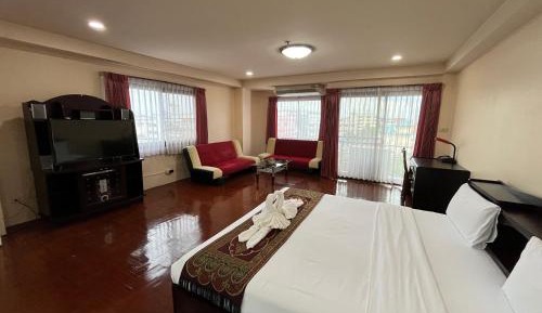 Deluxe Studio