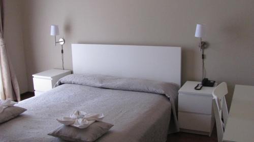 Double or Twin Room with Bathroom