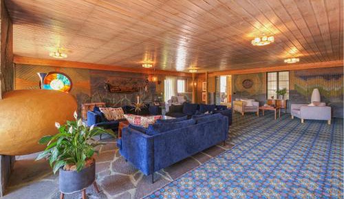 Four-Bedroom Holiday Home