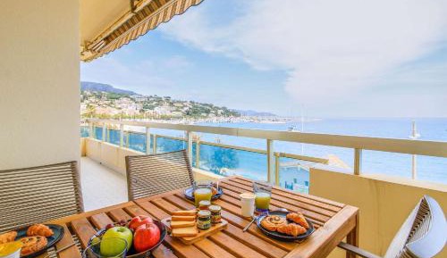 Studio Apartment with Sea View