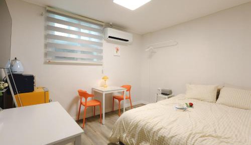 Pose Double Room