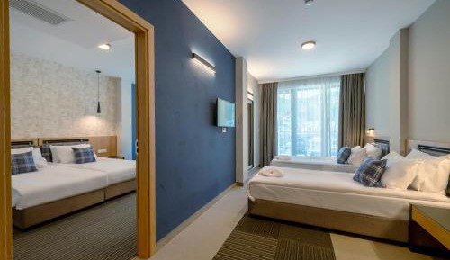 One-Bedroom Apartment with Balcony