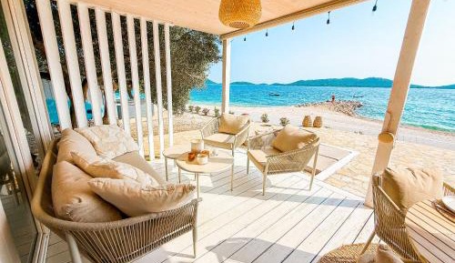 Villa - Beach Front