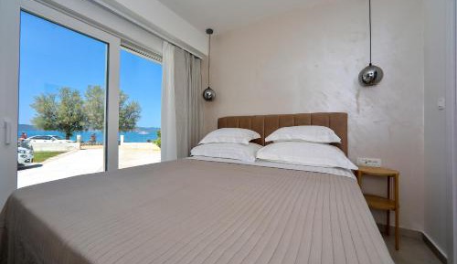 One-Bedroom Apartment with Sea View