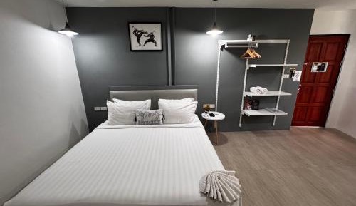 Deluxe Double Room with Shower