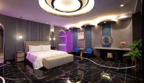 Deluxe Double Room with Bath