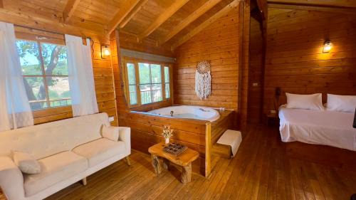 Studio with Spa Bath