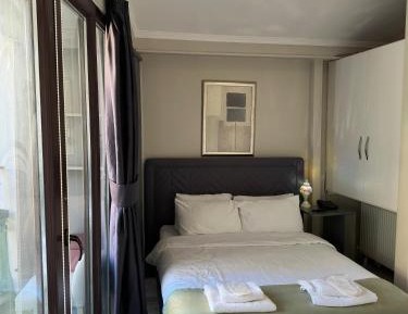 Queen Room with Balcony