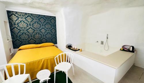 Deluxe Double Room with Bath